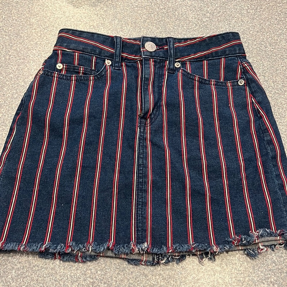 American Eagle Red white and blue pinstripe stretch denim skirt/ size 2